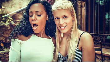 Fingering Face Sitting Small Tits Black 